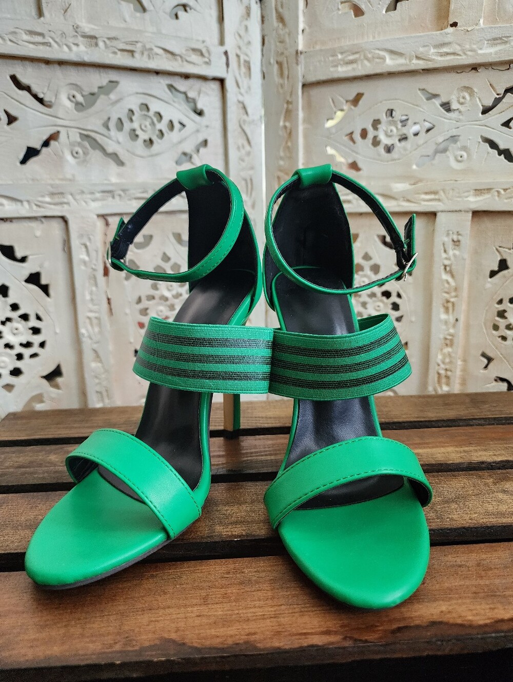 NWOT Green Ankle Strap Elastoc Band High Heels- Size 36 / 5.5-6